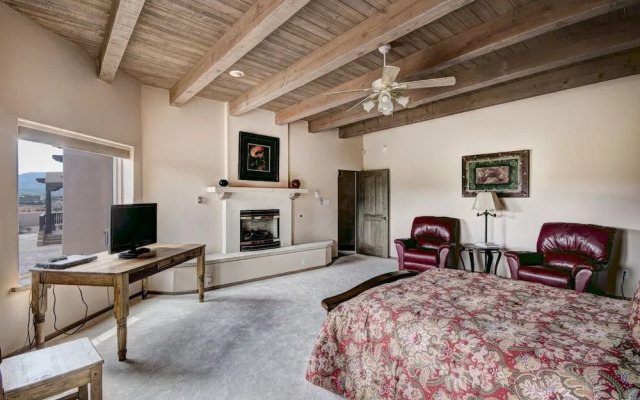 Dorthia Garden Retreat & Views by Kokopelli Property Management