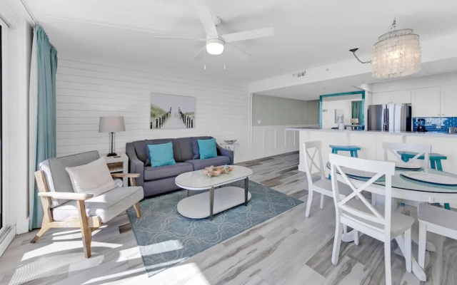 Pelican Beach 307