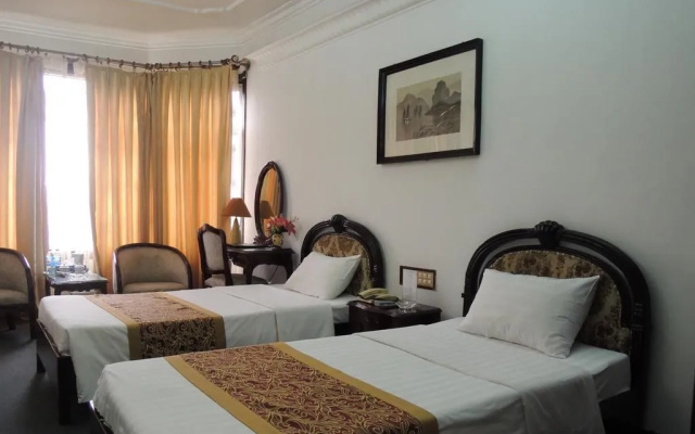 Trade Hotel