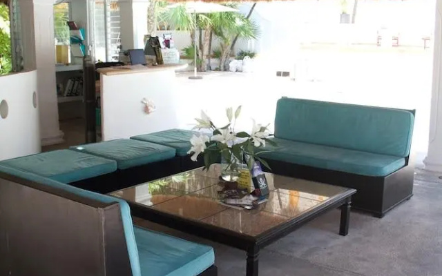 Tropical Casa Blanca Youth & Chic