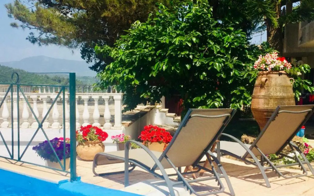 Ermones Odyssesas Bungalow