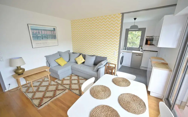 Very Nice Apartment With Balcony - 4p/1br - 600m From the Beach