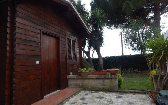 Bungalow With Garden in the Countryside of Rome