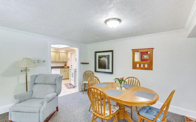 Relax Fireside! Frankfort Apt Near Dtwn & Beaches
