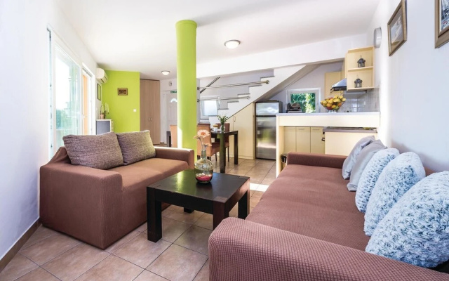 Stunning Home in Jadrija With Wifi and 4 Bedrooms