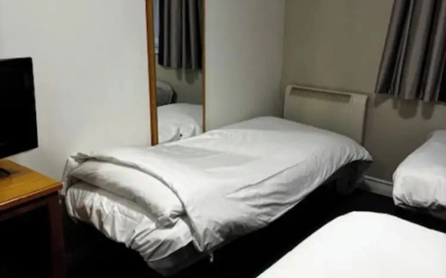 Monifieth Farm Hotel