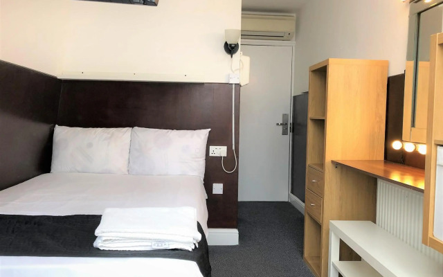 Plaza London Hotel
