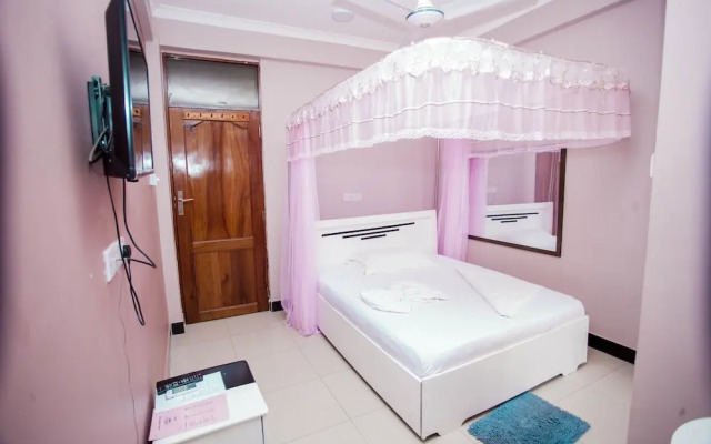 B10 Airport Lodge