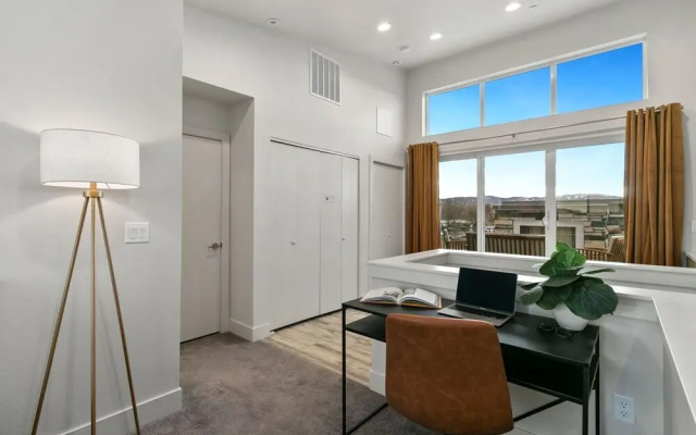 938 Jerome St Unit 2