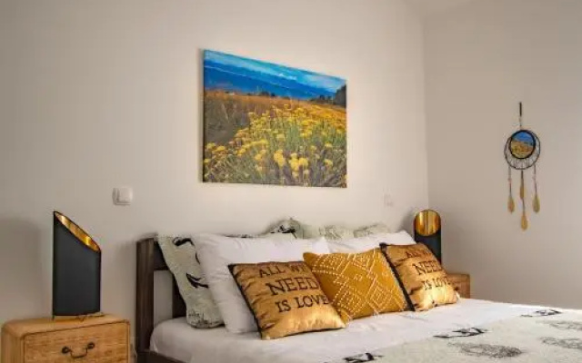 Marina Apartments Vir
