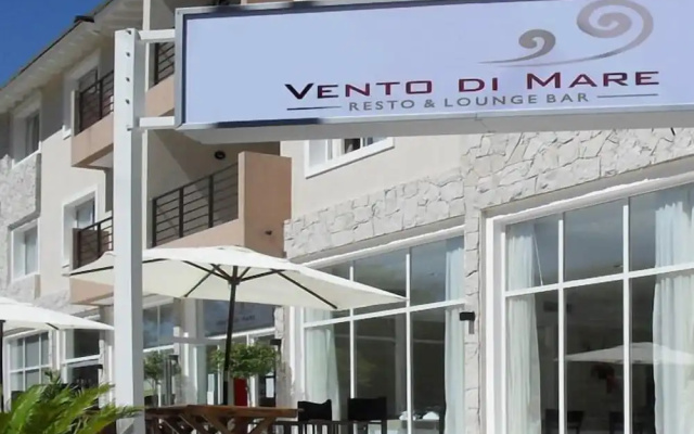 Alamos del Mar