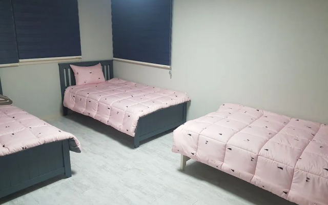 Friends Guesthouse - Hostel