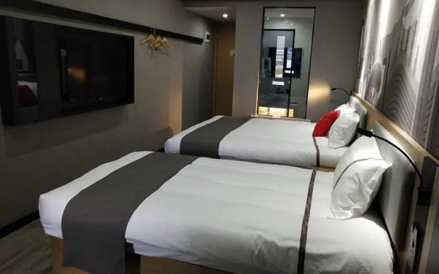 Thank Inn Hotel Shandong Tai'an High-Speed Railway Station