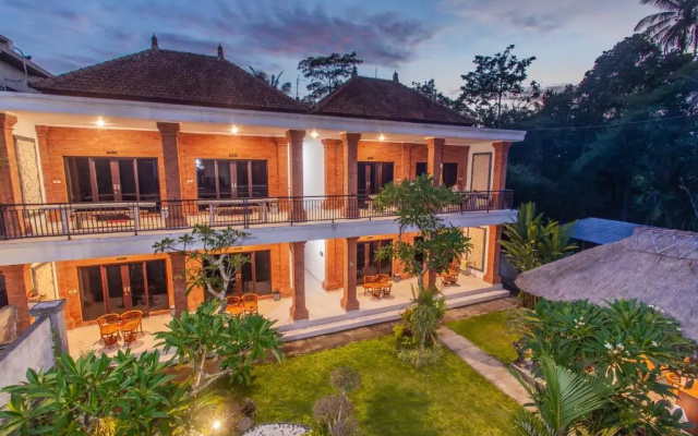 Ratna Guest House