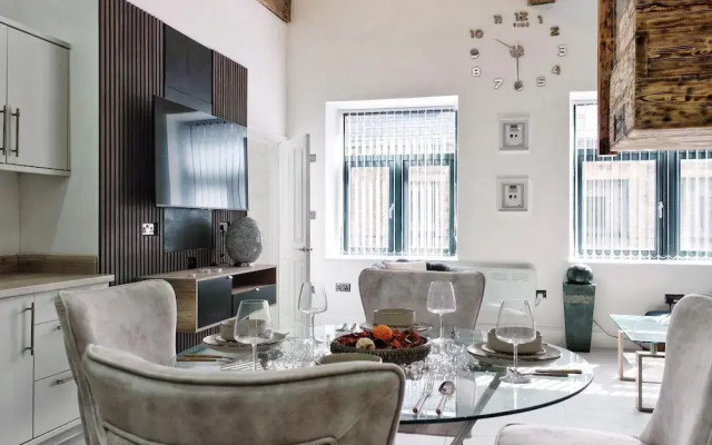 Blissful Bradford Apartment - City Center Gem