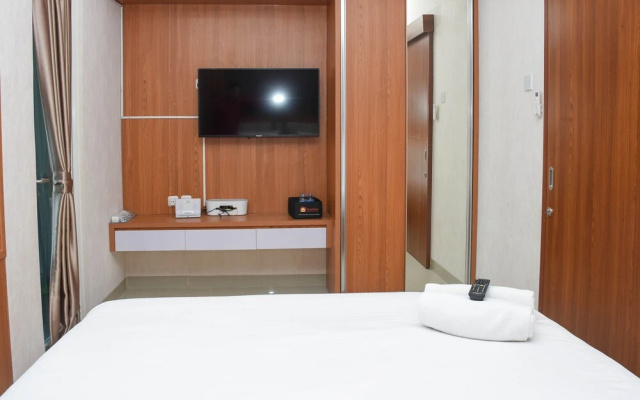 Homey 1Br With Living Room At Grand Kamala Lagoon Apartment