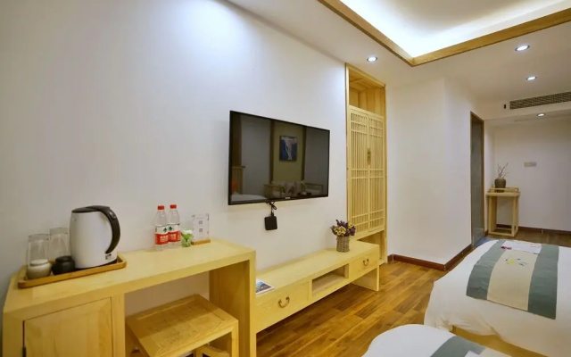 Yueju Wenlv · Yuexijiang Boutique Holiday Hotel (Leishan Xijiang Qianhu Miaozhai)