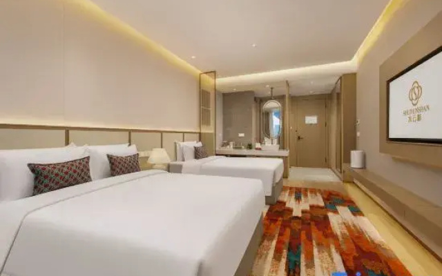 Sayram Lake Shuiyunshan Boli Hotel (New Visitor Center)