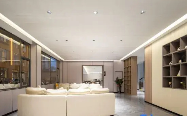 Nanxing Garden Intelligent Cinema Hotel (Hailv Duty Free City)
