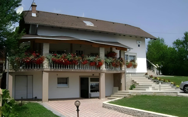 House Sara