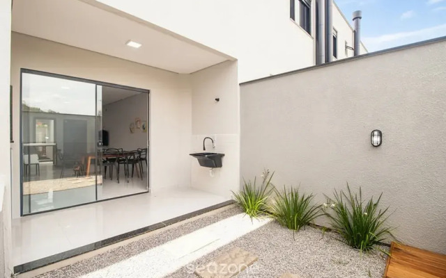 House w/ BBQ and Jacuzzi Adr0002