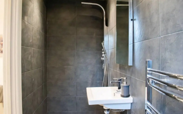 Modern 2 Bedroom Flat in Kennington