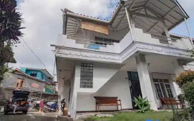 Pall Inn Puncak Mitra RedDoorz
