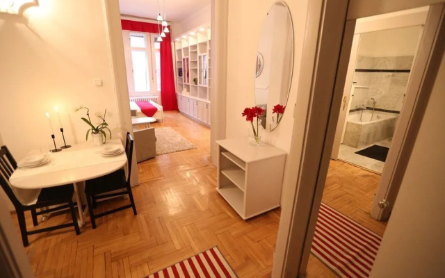 d.Five Classic Luxury Apartment
