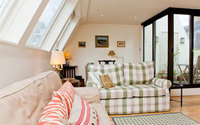Beautiful 2 Bed home in Kensington Mews