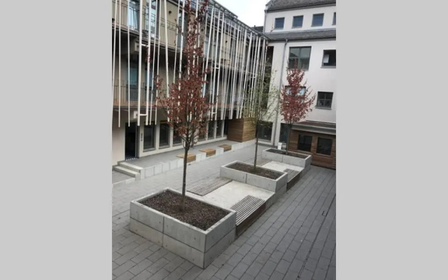 Central, Modern, Mit Großem Balkon Checkin123