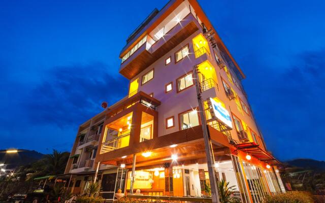 Отель Million Patong Beach Resort вид на фасад