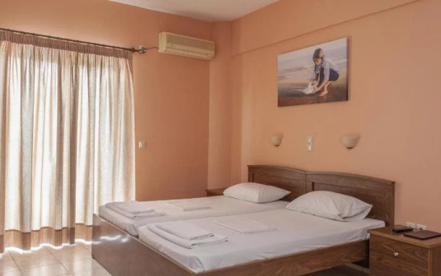 Konstantinos Hotel & Apartments