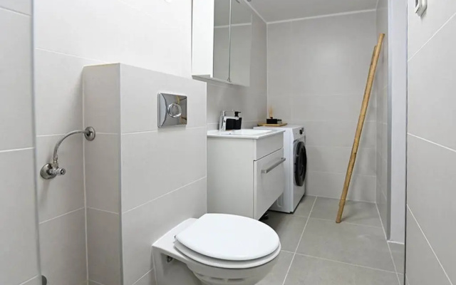 Apartment D & Studio L