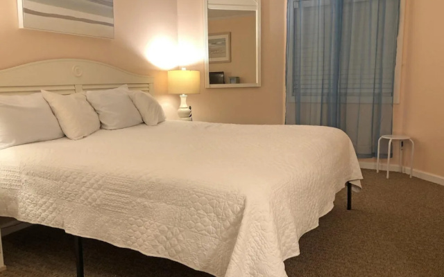 Ocean Creek South Tower #QQ1 Ocean View (P) by RedAwning