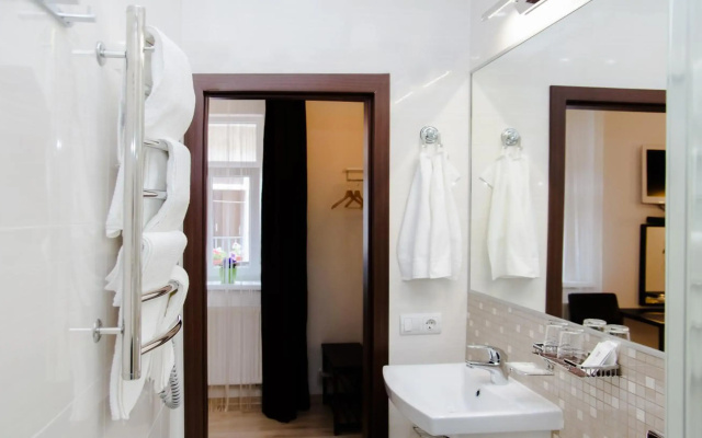LEO Obchodna Delux Apartment