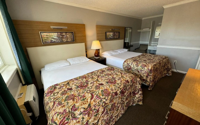 Bay Breeze Motel