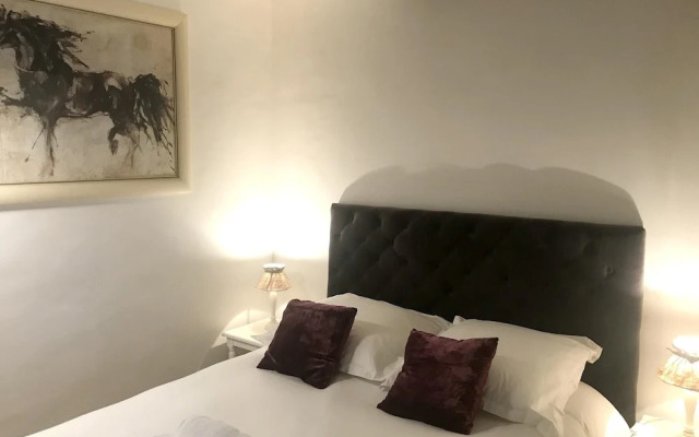 Apartment with One Bedroom in Paris, with Wifi