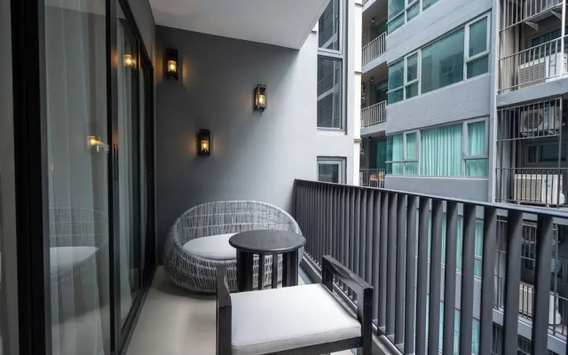 Bayphere residence by Prop Hopper