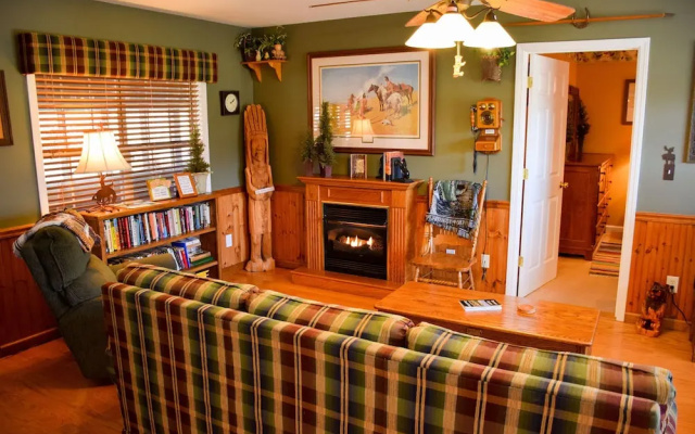BUNNIES BURROW - 2 Br Cabin