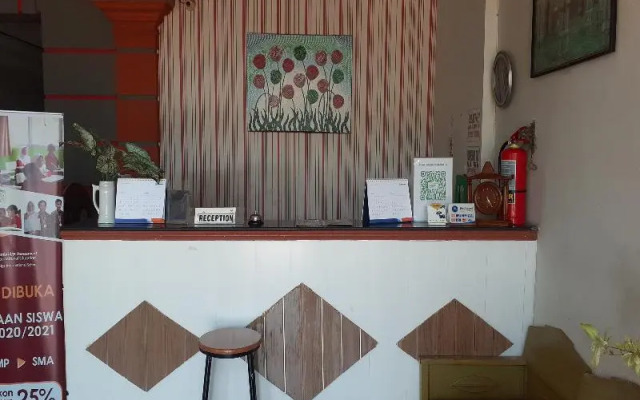 Metro Hotel by OYO Rooms