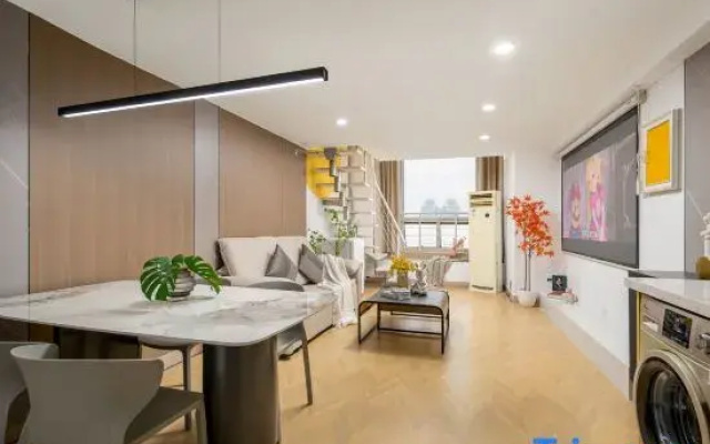 Qushe Movie Apartment (Xinjiekou Subway Station)
