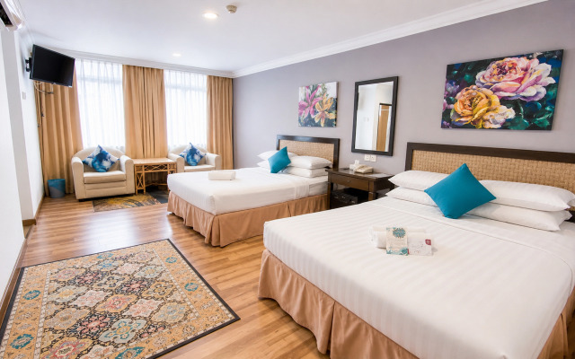 Royal Queenspark Hotel