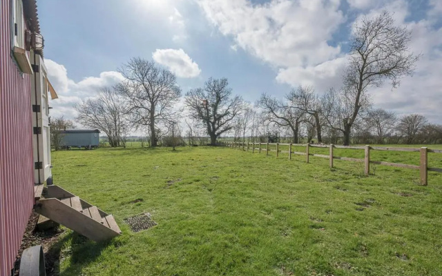 Thyme Shepherds Hut Boundary Farm Air Manage Suffolk