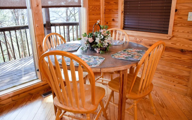 HIKER'S POINT - 2 Br Cabin
