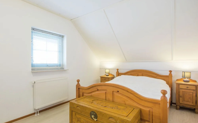 Cosy Holiday Home in Friesland by the Lake