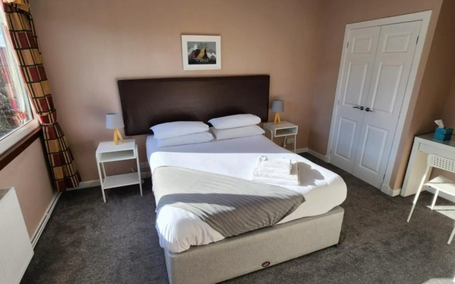 King's Knoll Hotel