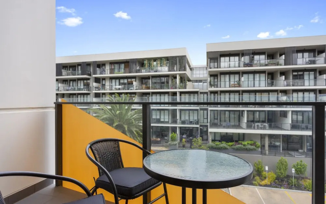 Sandy Hill Apartments by Ready Set Host