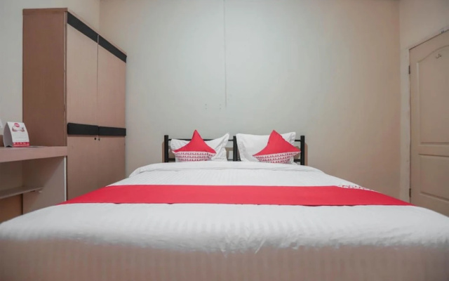 OYO 298 Gemilang Guesthouse Near Siloam Hospitals Kelapa Dua