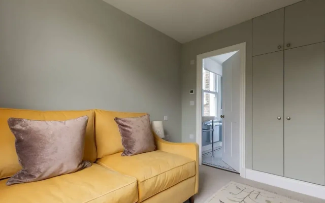 Brewster Gardens IV by Onefinestay