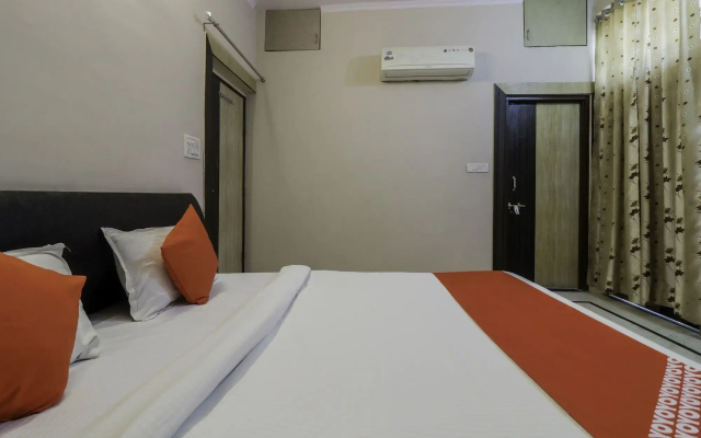 OYO 26462 Hotel Yatrik